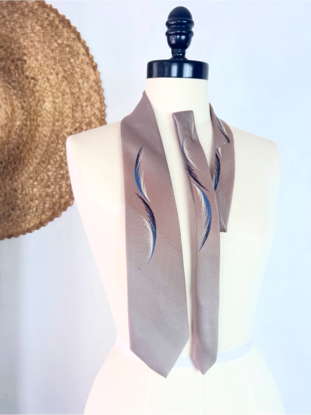 DINO ORSINI 1960’s Vintage Gradient Taupe Silk Blend Blue Feather Necktie Tie